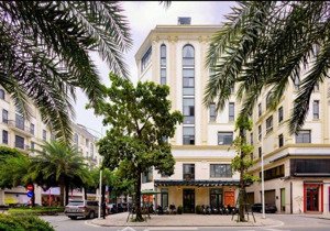 himlam vạn phúc dt 102m2; 7 tầng thang máy mt 32m,