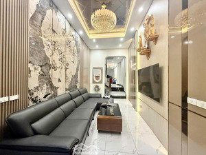 bán nhà riêng 5 tầng - cổng trường đh mỹ thuật công nghiệp, 6pn, 4wc, 70m2 tại đê la thành, hà nội