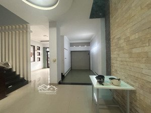 cho thuê nhà 3 lầu đường 8, tăng nhơn phú b, tp thủ đức