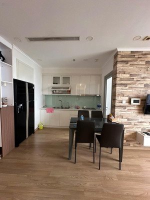 rẻ cc cho thuê ngay căn 2n 80m2 full đồ hướng mát vinhomes gardenia 17tr/tháng lh 