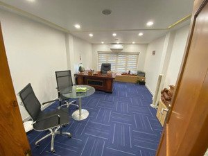 bán nhà mt phạm cự lượng, p.2, tân bình - 6 tầng hiện đại - cách sân bay 2 phút.