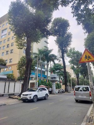 bán building mt đường trần quốc thảo , p.võ thị sáu, quận 3,dt 6.5 x 20, nh 6,8m 7 tầng , 78 tỷ tl