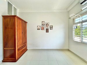 phòng tiện nghi cao cấp ngay 4 đi đh văn lang cs3