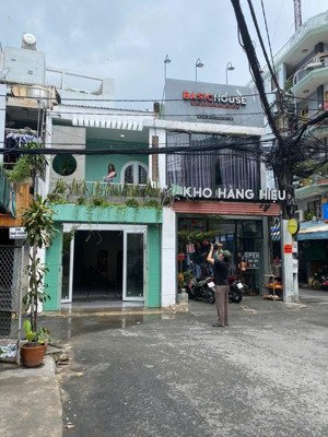 nhà trung tâm quận 10 khuôn đất nở hậu 84m² hiếm có, hẻm xe hơi rộng rãi giá bán chỉ 16.5 tỷ