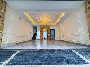 cực phẩm cầu giấy - lô góc 3 thoáng - ô tô đỗ trong nhà - kinh doanh đỉnh