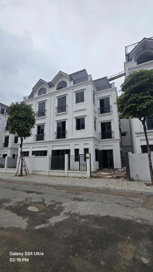 47 tỷ biệt thự đại lộ thăng long hàng hiếm thật