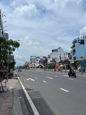 ngợp ngân hàng bán gấp nhà quận tân phú giáp tân bình giá tốt ngang 6,7m x 18m 4 tầng sổ hoàn công