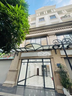 cho thuê sh mặt đường phù hợp làm văn phòng, trường học, trụ sở công ty. hỗ trợ miễn phí