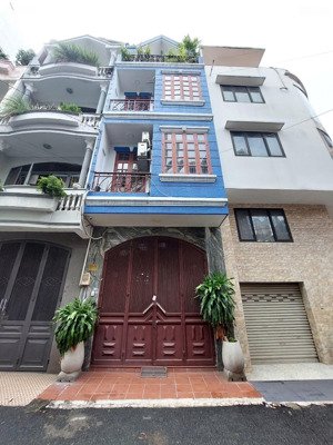 cuối năm cần tiền bán nhà sư vạn hạnh-quận 10 giá 4.050tỷ/75m2. gần vạn hạnh mall. cho thuê 26tr