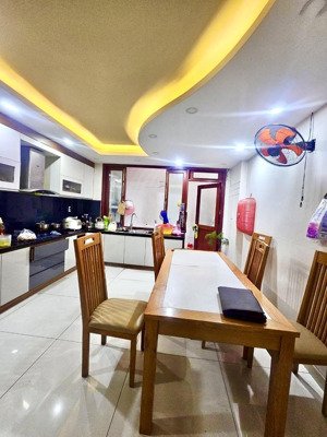 phan huy ích đường 8m thông - 5 tầng - 5pn sổ riêng nhỉnh 11 tỷ thương lượng mạnh