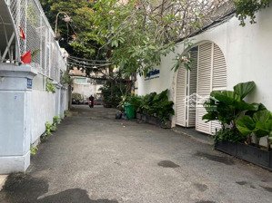 bán gấp biệt thự đường nguyễn thị minh khai - cao thắng, dt 13m x 18m vuông không lỗi giá 57 tỷ