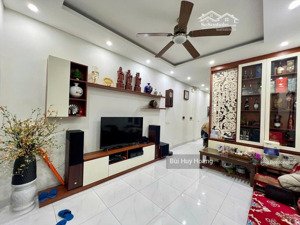 55m2 chỉ 13,x tỷ - thanh xuân - ngõ thông - cách mặt phố 30m - trước nhà rộng 2 thoáng - ngã tư sở.