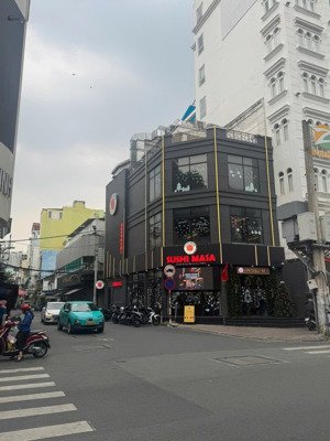 góc 2 mặt tiền võ văn tần q3 ngang 7,8m dài 18m 3 tầng giá 110 tỷ có dòng tiền 170 triệu/ tháng