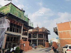 bán nhà phố sổ hồng riêng. đường ô tô. khu compound. vietcombank hỗ trợ vay. giá 7.2 tỷ/ căn 56m2