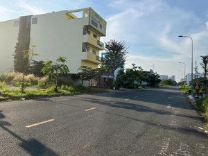 khuôn đất mặt tiền nguyễn văn kỉnh p.thạnh mỹ lợi q. 2- 10x20m cn 200m2- ctxd hầm 5 tầng- giá 42 tỷ