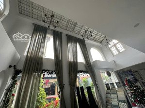 siêu biệt thự quận 10/ diện tích 1224 /công nhận: 300 m² giá bán: 72 tỷ đơn giá ~240 triệu/m