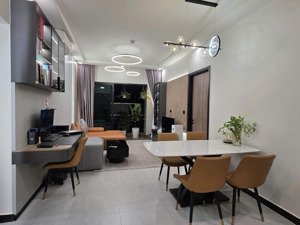 thuê ngay 2pn2wc 84m2 mới 100% nội thất luxury view sông bến vân đồn quận 4 sát q1 lh 0775 924 ***