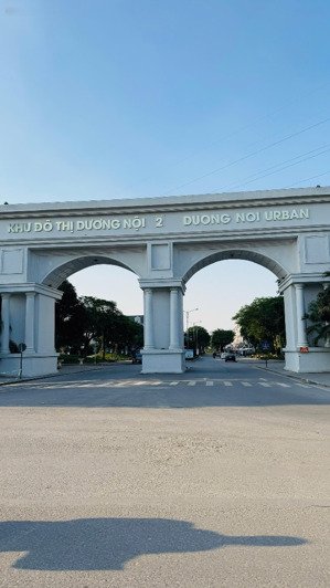 tôi chính chủ nhờ acvăn phòng kết nối giúp khách dt 100m ,5 tầng, lô áp góc, 2 mặt phố kd . giá 20t