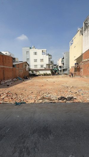 đất ngang đẹp 4.5 - hẻm 7m giáp q.6 được phép xây dựng 1 trệt 3 lầu - giá 7 tỷ nhĩnh