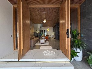 bán bt khủng: 12m x 17m ~206m2, 2 tầng + sân rộng khu vip nguyễn văn trỗi, phú nhuận chỉ 32 tỷ