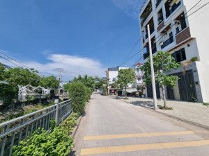 đất mặt tiền tl37 - dt 4.5x28m, đường đôi ven kênh rất đẹp, ngay trung tâm phường