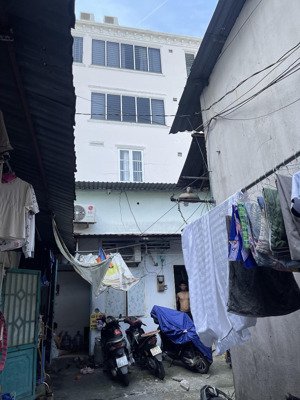 bán căn nhà cấp 4 đang ngăn cho thuê phòng trọ luôn kín phòng