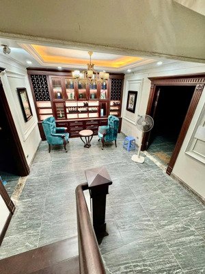 cho thuê bt vinhomes riverside - diện tích 300m2, mặt đường trục chính hoa phượng, nội thất cao cấp