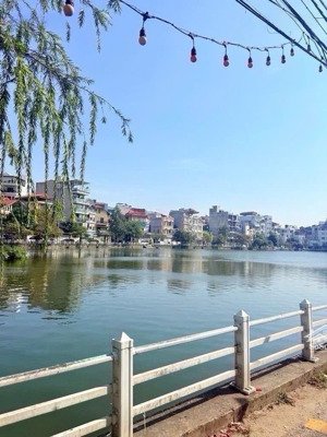 bồ đề nhà đẹp 6 tầng 10m ra hồ ở ngay, không cần sửa