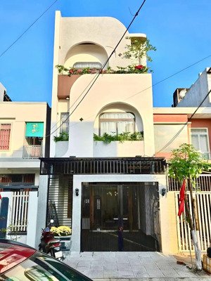 bán gấp nhà hoa huệ-phú nhuận giá 3tỷ75 diện tích 77,7m2 gần coop-mart rạch miễu cho thuê 23tr/th