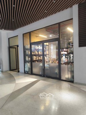 chính chủ cho thuê shophouse khối đế 3 mặt tiền