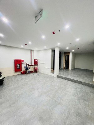 chính chủ anh tuân cần bán gấp nhà 7tầng dòng tiền mặt tiền quyền lực ngõ thông ô tô 7chỗ và