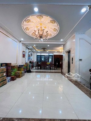 bán nhà đối diện công viên khu tên lửa dt 6x24 xd 4 tấm có thang máy , có nội thất . giá 21 tỷ tl