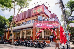 cho thuê biệt thự căn góc phố nguyễn thị định, diện tích 250m2 x 3 tầng, mặt tiền 30m