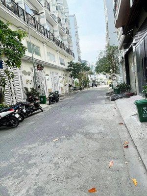 siêu phẩm 4 tầng đường nhựa 8m, 4 x 14m, 4pn, 5wc, kế tên lửa, 7,x toi