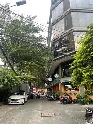 nhà hxh 8m trần hưng đạo, quận 1. dt: 5.6x17m, nhà trệt, 4 lầu st giá 31 tỷ tl