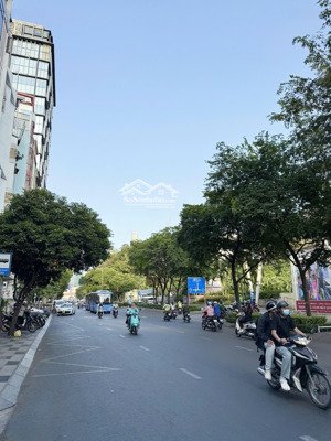 thanh lý nhà 96/? lê lai, quận 1 chạm đáy 3,7 tỷ - dt: 56,8m2 - cho thuê 850 usd - cách 3 căn ra mt