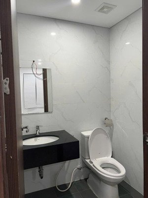 bán gấp căn 2br chỉ 2,8tỷ , nhận nhà vào ở ngay