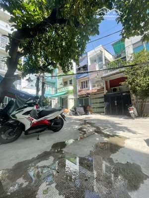 cho thuê nhà nguyên căn hẻm 25/24 đường trần khắc trân q1 nhà mới 100% giá 15tr/th