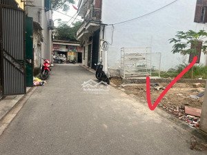 hơn 5 tỷ ,lô đất 38m2 trâu quỳ đường trước nhà 5m ô tô vào nhà kinh doanh buôn bán được, gần hvnn1
