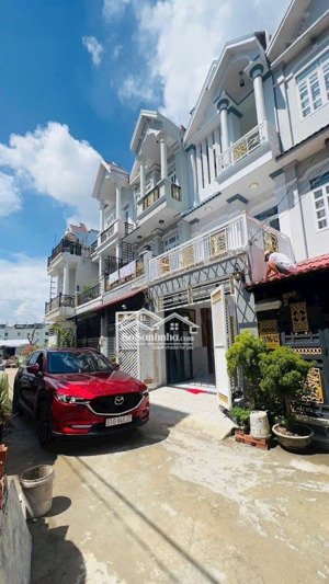 bán nhà phố mới 3 tầng - đường 7m xe hơi - trung tâm nhà bè, giáp quận 7