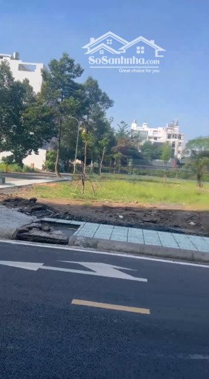 bán cặp đất 10x20m đối diện công viên dự án huy hoàng vị trí cực hiếm, giá tốt