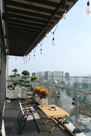 cần bán căn hộ precia loại penthouse duplex thông tầng có sân vườn riêng 21m2 tầng cao thoáng mát