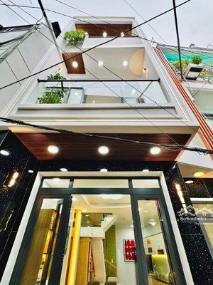 nhà xây một đời chủ cần tiền gấp bán căn cách mạng tháng tám 48,4m2 3pn shr sang tên