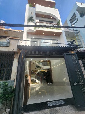 nhà mới 100% bùi quang là gv 4 tầng ô tô đậu trong nhà, ngang 4 dài 13 giá 7tỷ65. nội thất cao cấp