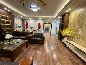 khỏi bàn! nhà phố yên lãng, ô tô qua nhà, ngõ sạch bóng, nhà đẹp, nt đẳng cấp, 43mx5t