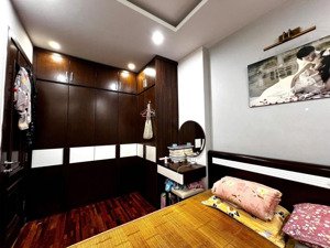 bán tập thể thái thịnh mặt phố , tầng thấp , diện tích rộng 4.8 tỷ