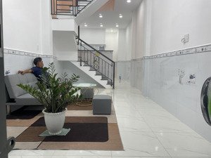 bình tân lê đình cẩn 3.3x15m, 2tầng, hẻm oto giá chưa tới 4tỷ