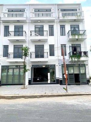 cho thuê nhà 3 lầu 4 phòng ngủ khu dân cư hồng loan cái răng cần thơ