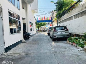 nhà cấp 4 trung tâm phước long hẻm oto cách biển trần phú chỉ 800m giá chỉ 5,8 tỷ!