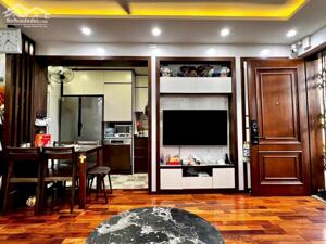 Bán tập thể Thái Thịnh mặt phố , tầng thấp , diện tích rộng – 4.8 tỷ